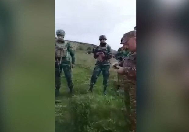 Азербайджанские военнослужащие продемонстрировали профессионализм армянам (Видео)