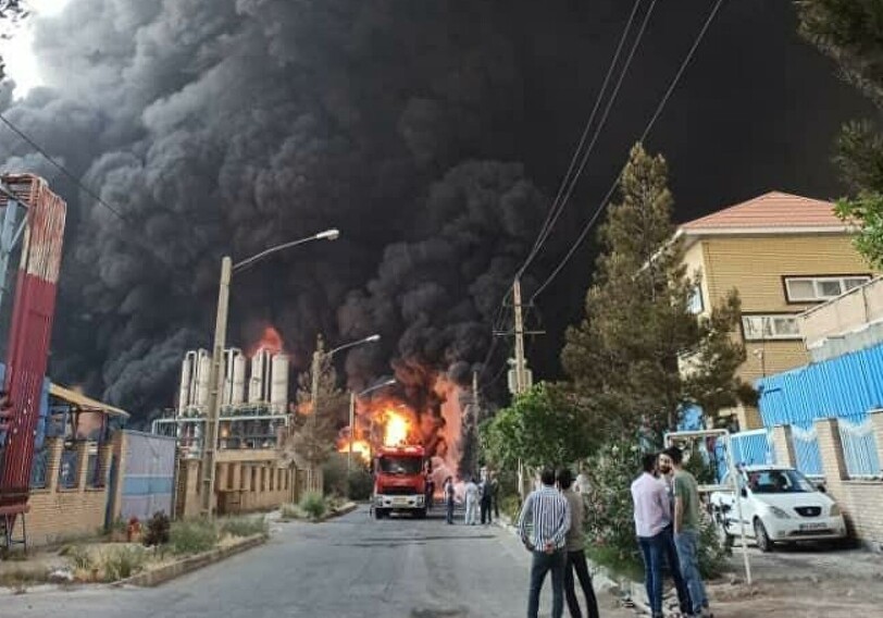 Мощный взрыв произошёл на химическом заводе в Иране (Видео)