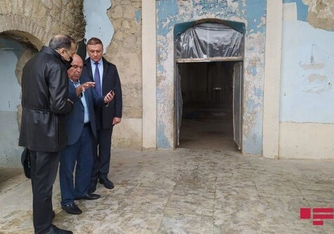Российский депутат побывал в мечети Джума и посетил Аллею шехидов в Агдаме (Фото)