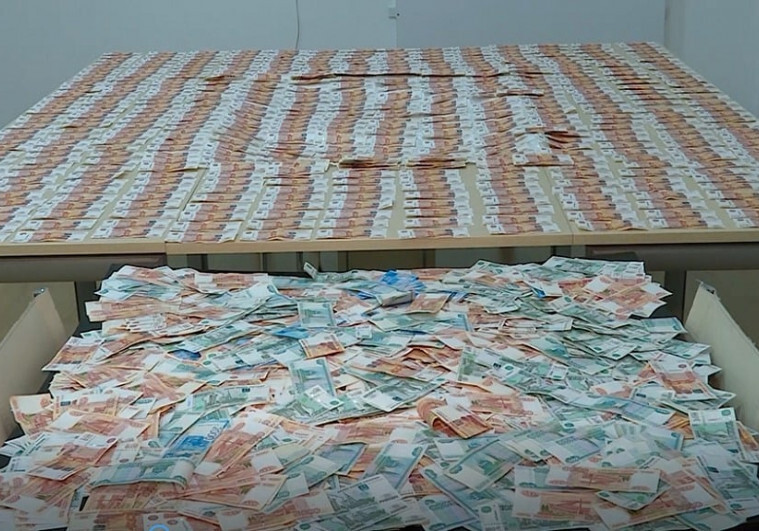 Задержан гражданин Грузии, пытавшийся вывезти из Азербайджана крупную сумму валюты (Фото)