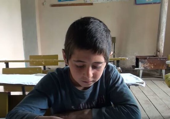 Азербайджанское село, в котором учится один ученик (Видео)