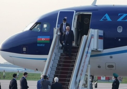 Али Асадов прибыл с официальным визитом в Россию (Фото)