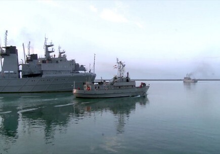 Экипажи кораблей ВМС Азербайджана выполнили боевые стрельбы (Видео)
