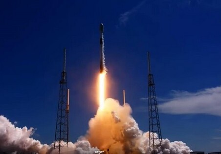 SpaceX вывела на орбиту 60 интернет-спутников (Видео)