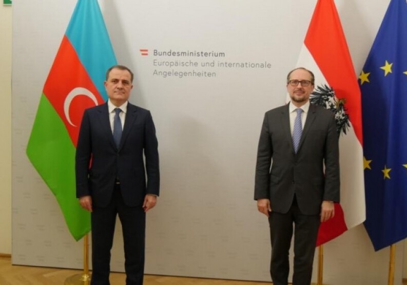 Состоялся разговор главы МИД Азербайджана со спецпредставителем Евросоюза на Южном Кавказе