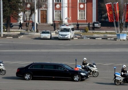 Кортеж президента Кыргызстана попал в ДТП, погиб сотрудник госохраны