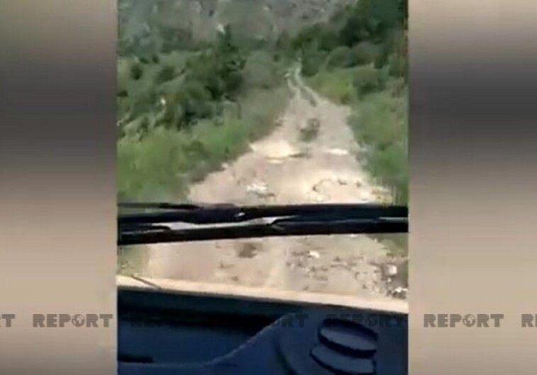 Кадры с места подрыва на мине автомобиля с представителями СМИ Азербайджана (Видео)