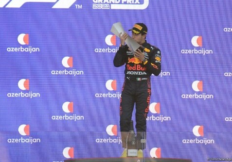 Серхио Перес победил на бакинском этапе чемпионата мира «Формулы-1» (Фото-Видео)