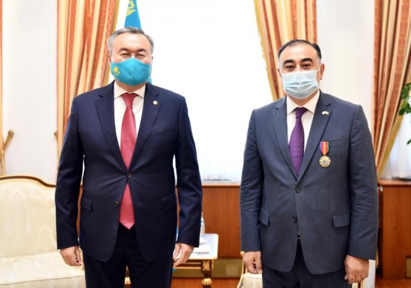 Посол Азербайджана в Казахстане награжден орденом «Дружба» этой страны (Фото)
