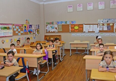 Эмин Амруллаев: «В 2021-2022 учебном году станет возможно полностью возобновить традиционное обучение»