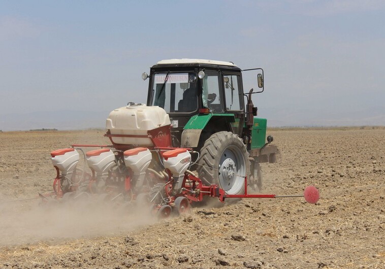 Азербайджан и Иран наладят совместное производство тракторов
