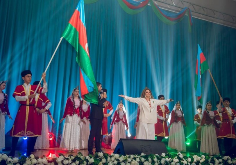 Айгюн Кязымова выступила с концертом, приуроченным ко Дню национального спасения (Фото)