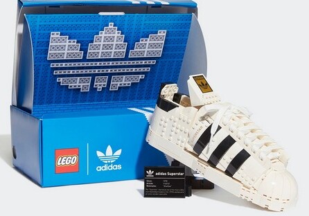 Adidas и Lego выпустили конструктор в виде кроссовок в натуральную величину (Фото)