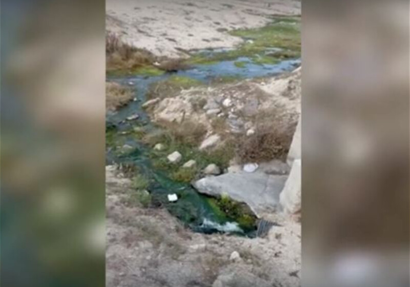 На известный бакинский пляж сливают канализацию - Вмешалось министерство (Видео)