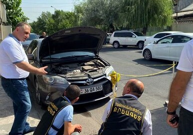 Под машиной бывшего армянского депутата взорвалась граната