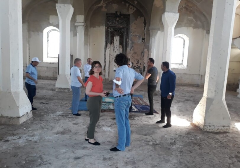 Турецкая делегация стала свидетелем учиненного армянами варварства в Джума мечети в Агдаме (Фото)