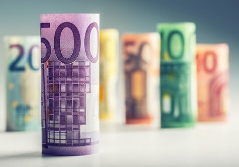 Француз купил на блошином рынке статуэтку, набитую пачками евро