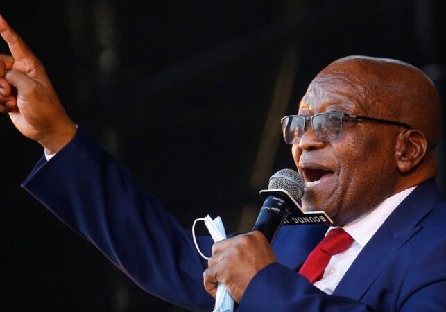 Экс-президента ЮАР Зуму приговорили к 15 месяцам тюрьмы за неуважение к суду