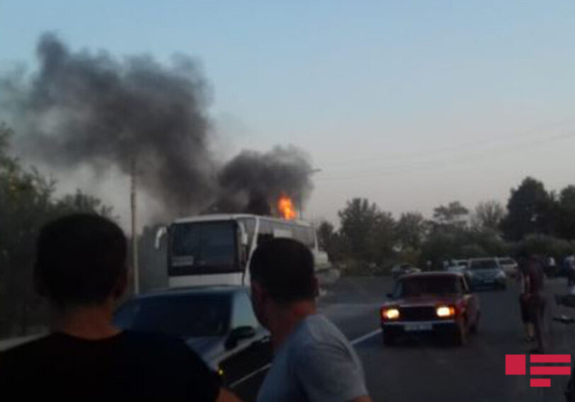Загорелся пассажирский автобус, следовавший по маршруту Баку-Мингячевир (Фото-Видео)