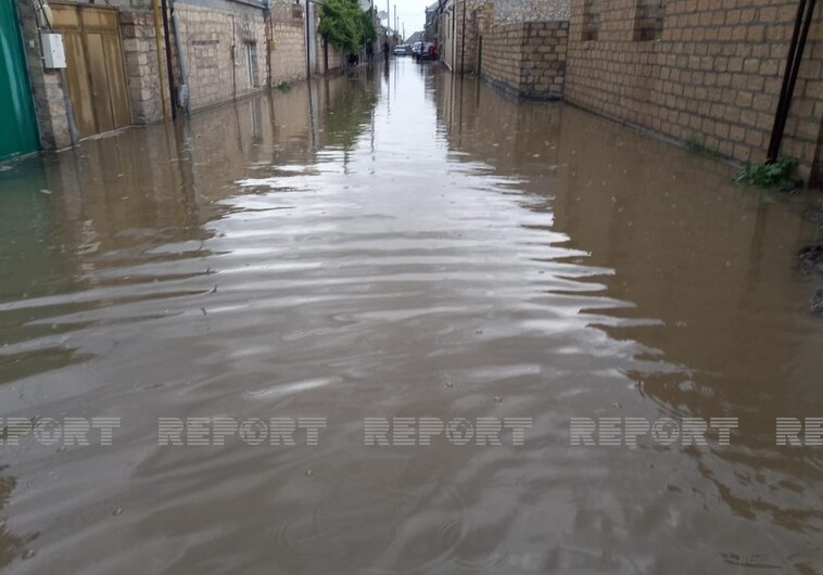 В Гяндже дождевой водой затопило дома (Фото-Видео)