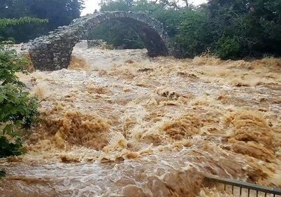 В Гядабее сильные дожди стали причиной наводнения, погиб один человек