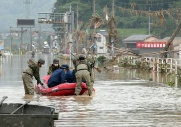 Более 400 тыс. человек в Японии получили указание к эвакуации из-за ливневых дождей