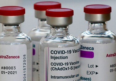 Johnson & Johnson и AstraZeneca могут изменить вакцины против COVID-19