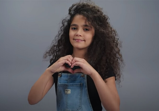 10-летняя дочь Мэрайи Кэри дебютировала в качестве модели (Фото-Видео)