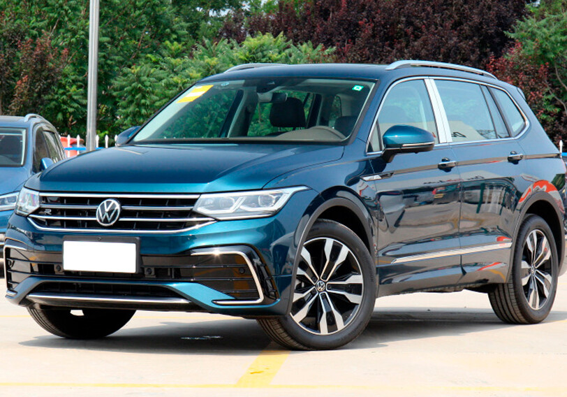 Volkswagen представил Tiguan с обновленный интерьером (Фото)