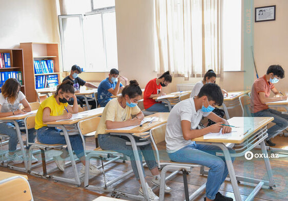 Абитуриенты, получившие самые высокие результаты на вступительном экзамене (Фото)