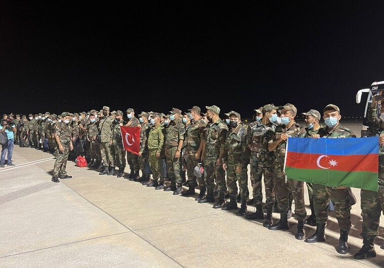 Азербайджанские пожарные прибыли в Турцию на помощь братской стране