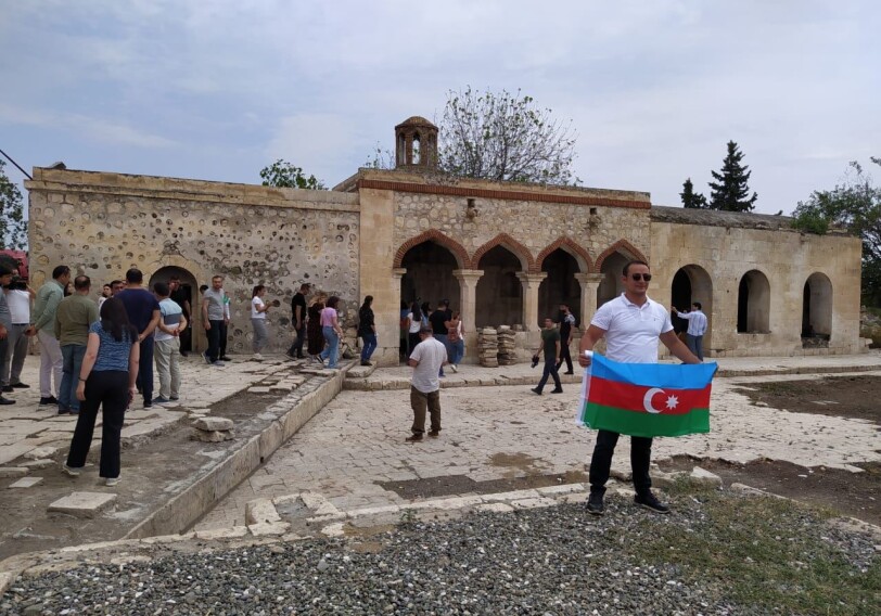 Организована поездка в Агдам азербайджанских выпускников зарубежных вузов (Фото)