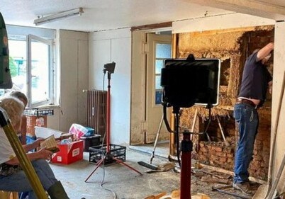 В Германии семья нашла в стене дома нацистский тайник (Фото)