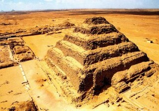 Первый в мире позолоченный гроб нашли археологи Египта