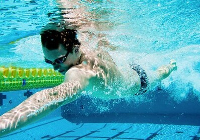 Ученые: Плавание улучшает работу мозга