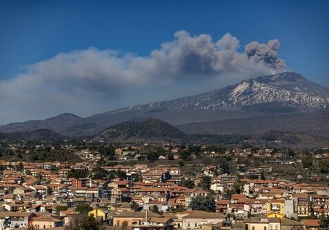 Выше на 31 метр: вулкан Этна рекордно «вырос»