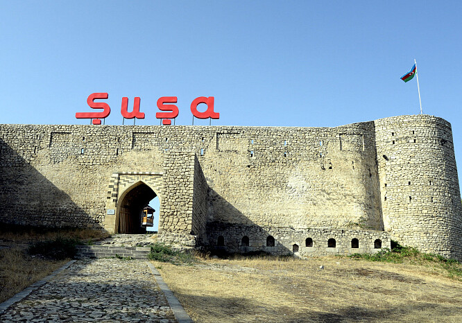 Секс видео: Гинеколог қызды байлап, трахает етеді