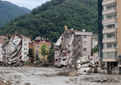 В результате наводнений в Турции погибли 27 человек
