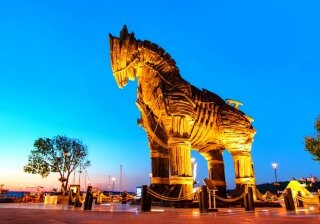 Сенсация в Турции: ученые откопали легендарного Троянского коня