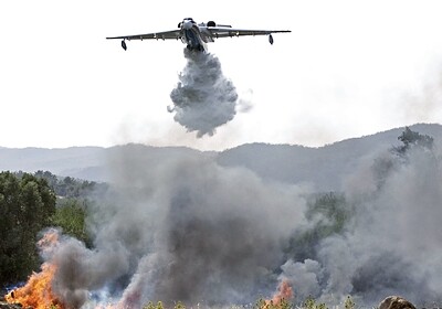 В Турции потерпел крушение пожарный самолет Бе-200 (Видео)