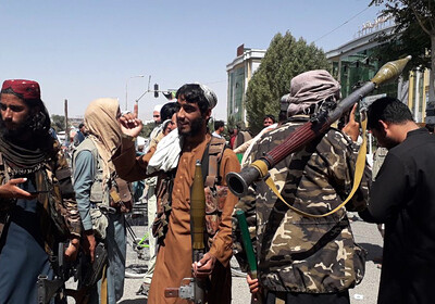 Талибы подняли флаг над президентским дворцом в Кабуле - Трамп назвал действия Байдена в Афганистане «легендарным» поражением
