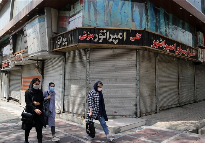 В Иране вступили в силу новые ограничения на фоне пятой волны коронавируса