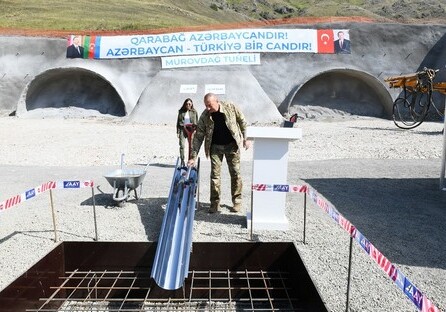 Президент Азербайджана заложил фундамент тоннеля под Муровдагом