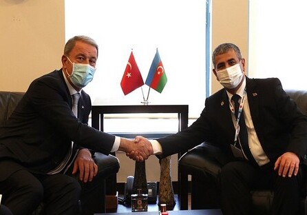 В Стамбуле состоялась встреча министров обороны Азербайджана и Турции (Фото)