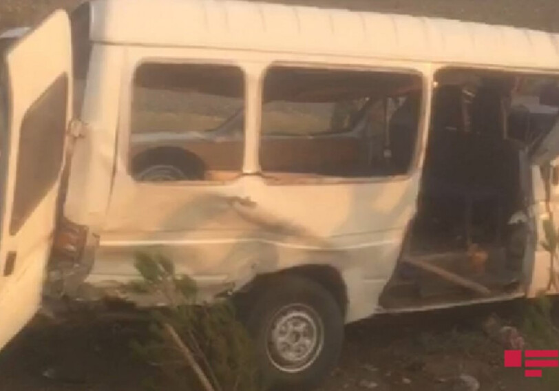 В Геранбое перевернулся микроавтобус, есть погибший и раненые (Видео)