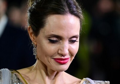 Анджелина Джоли завела страницу в Instagram ради письма афганской девочки