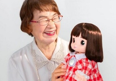 Создан робот-внучка для одиноких пожилых людей