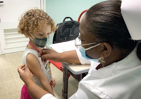 На Кубе начали вакцинацию от коронавируса детей и подростков