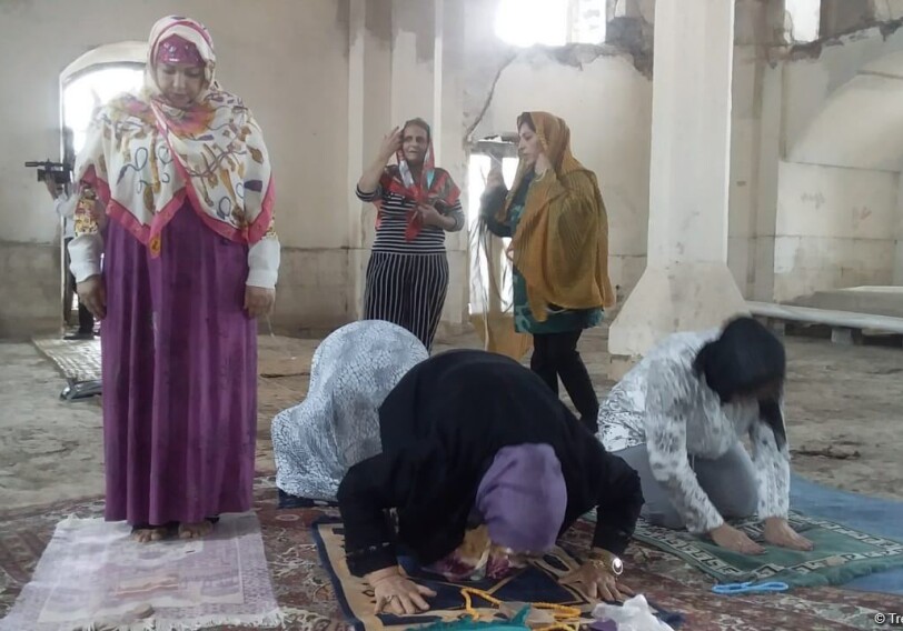 Жители Агдама совершили намаз в агдамской Джума-мечете (Фото)