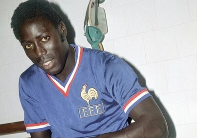 Бывший футболист сборной Франции умер после 39 лет пребывания в коме